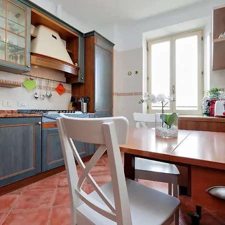 Colosseo Sunset Apartment *