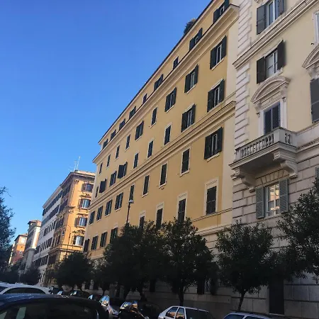 Colosseo Sunset דירה *